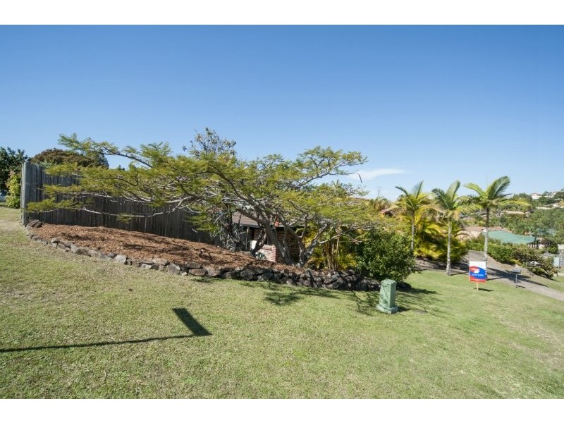 1 Regal Court, Highland Park QLD 4211