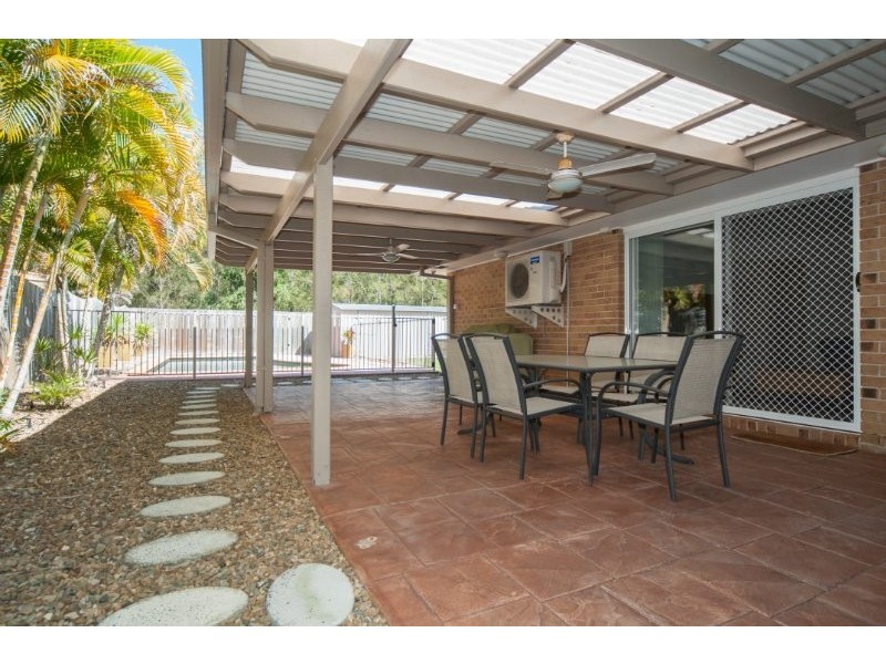 8 Westpark Court, Helensvale QLD 4212