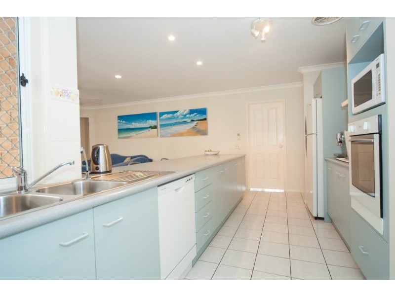 8 Westpark Court, Helensvale QLD 4212