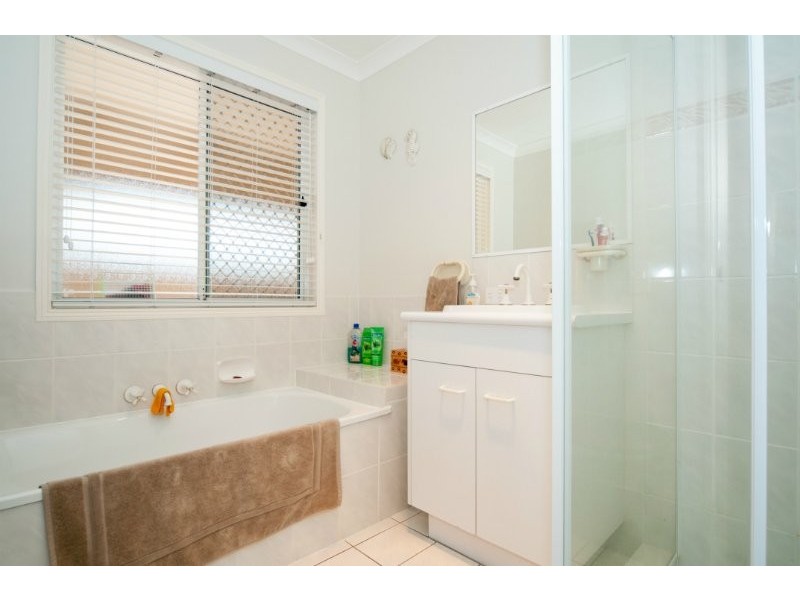 8 Westpark Court, Helensvale QLD 4212