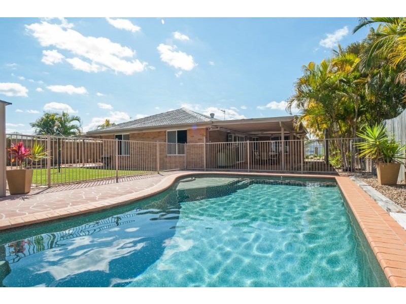 8 Westpark Court, Helensvale QLD 4212