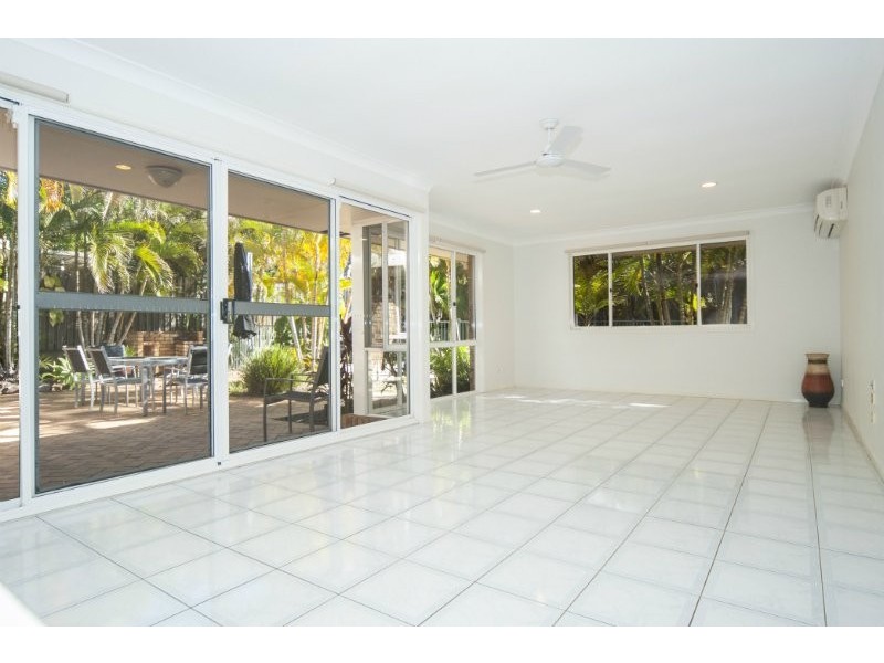 158 Mildura Drive, Helensvale QLD 4212