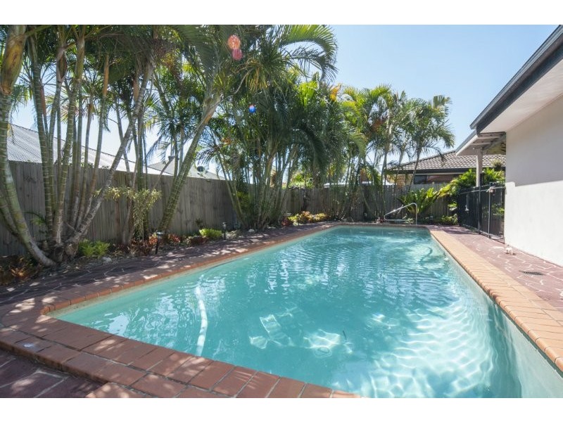 33 Roseapple Circuit, Oxenford QLD 4210