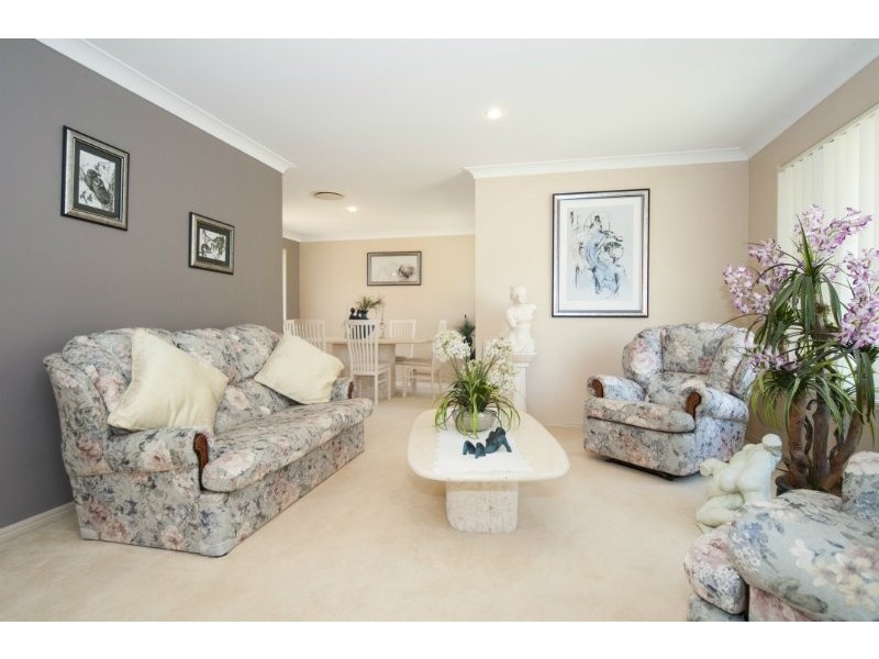 33 Roseapple Circuit, Oxenford QLD 4210