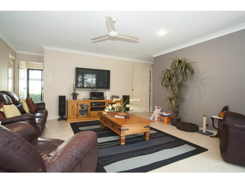 33 Roseapple Circuit, Oxenford QLD 4210