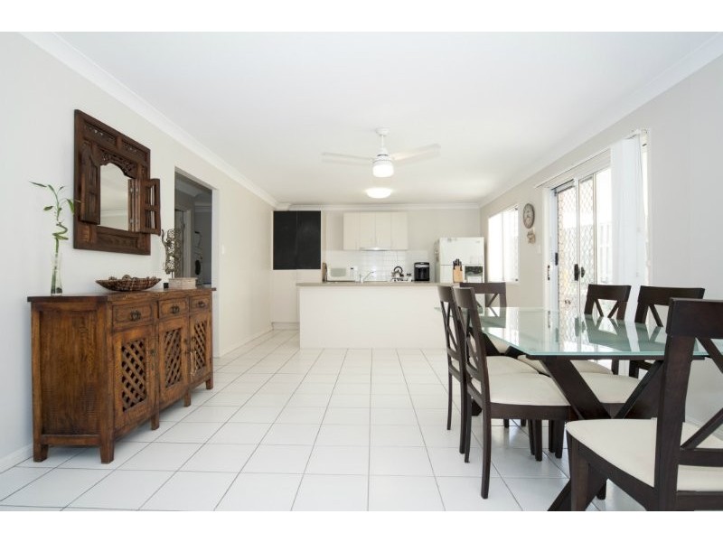 4 Taske Rise, Pacific Pines QLD 4211