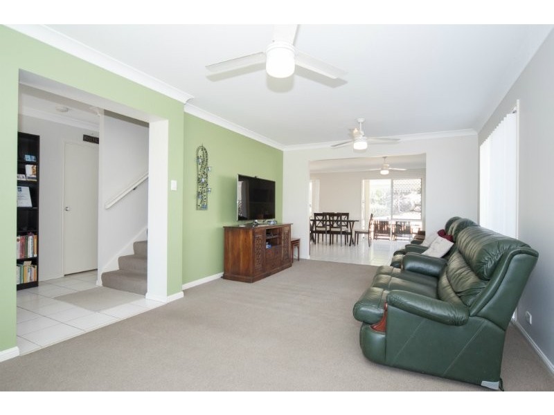 4 Taske Rise, Pacific Pines QLD 4211