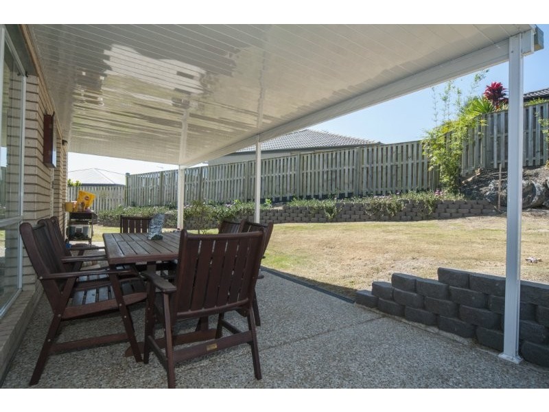 4 Taske Rise, Pacific Pines QLD 4211