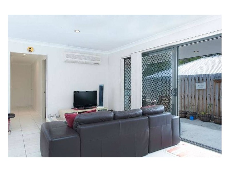 1/2 Henry Street, Coomera QLD 4209