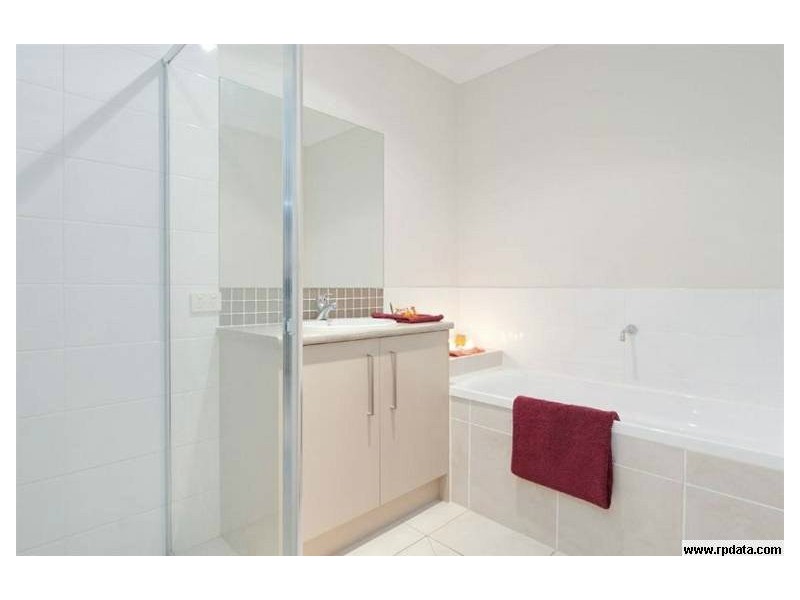 1/2 Henry Street, Coomera QLD 4209