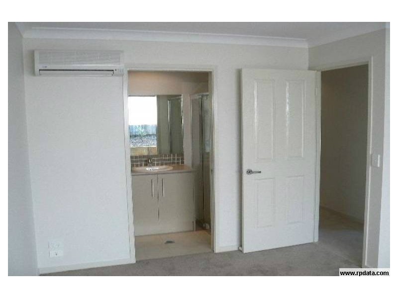 1/2 Henry Street, Coomera QLD 4209