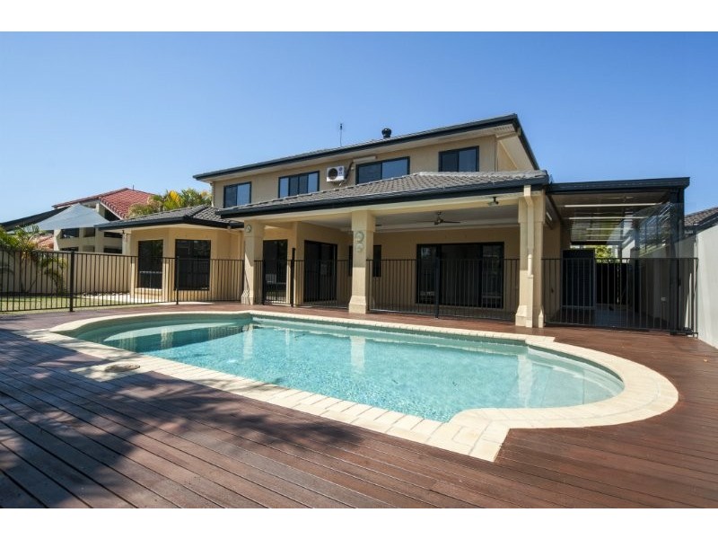 17 Calmwater Crescent, Helensvale QLD 4212