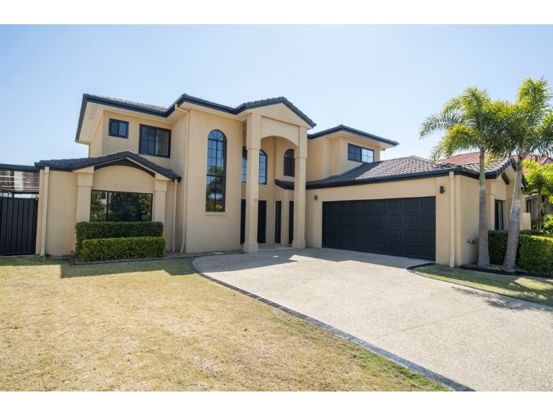 17 Calmwater Crescent, Helensvale QLD 4212