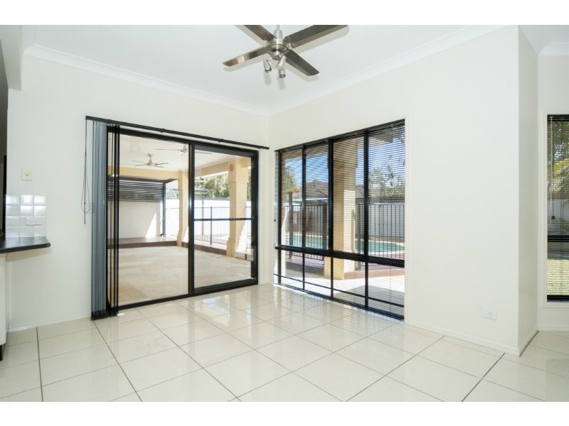 17 Calmwater Crescent, Helensvale QLD 4212