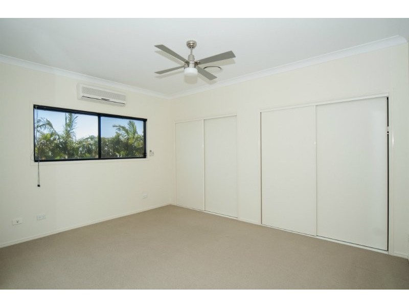17 Calmwater Crescent, Helensvale QLD 4212