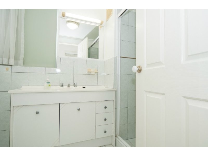 4/3 Vernia Place, Biggera Waters QLD 4216