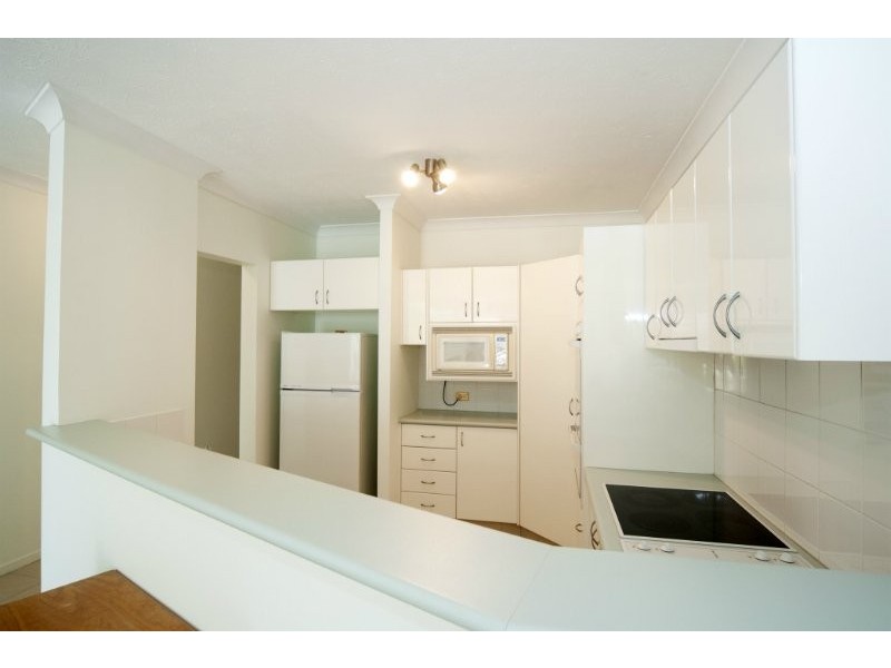 4/3 Vernia Place, Biggera Waters QLD 4216