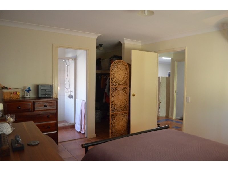 12 Matzia Avenue, Pacific Pines QLD 4211