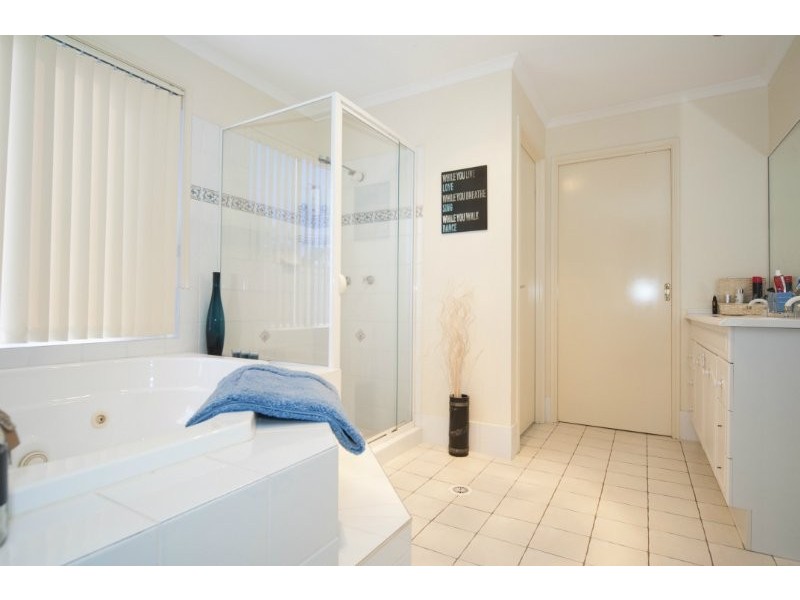 28 Roseapple Circuit, Oxenford QLD 4210