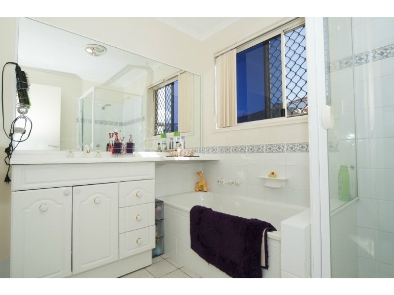 28 Roseapple Circuit, Oxenford QLD 4210