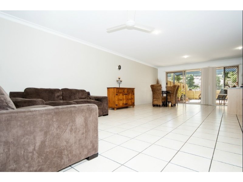 22/1 Archipelago Street, Pacific Pines QLD 4211