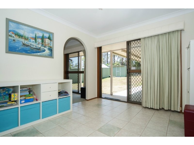 6 Wolvi Place, Helensvale QLD 4212