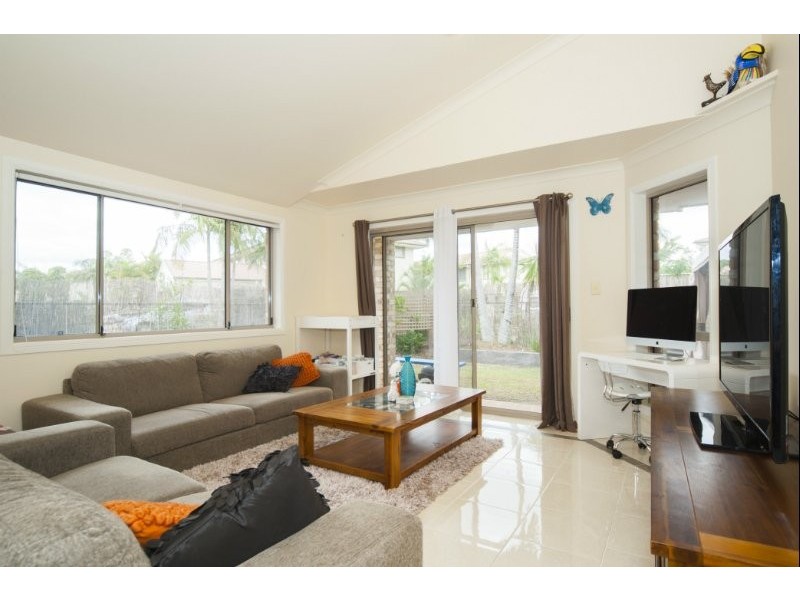 2/4 Koala Town Road, Upper Coomera QLD 4209