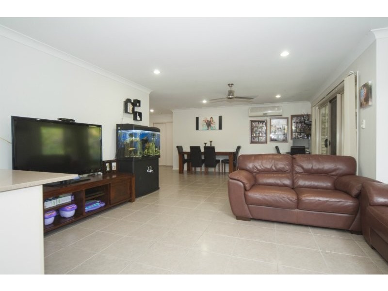 2/10 Jasmine Circuit, Ormeau QLD 4208