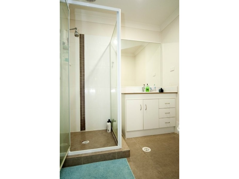 2/10 Jasmine Circuit, Ormeau QLD 4208