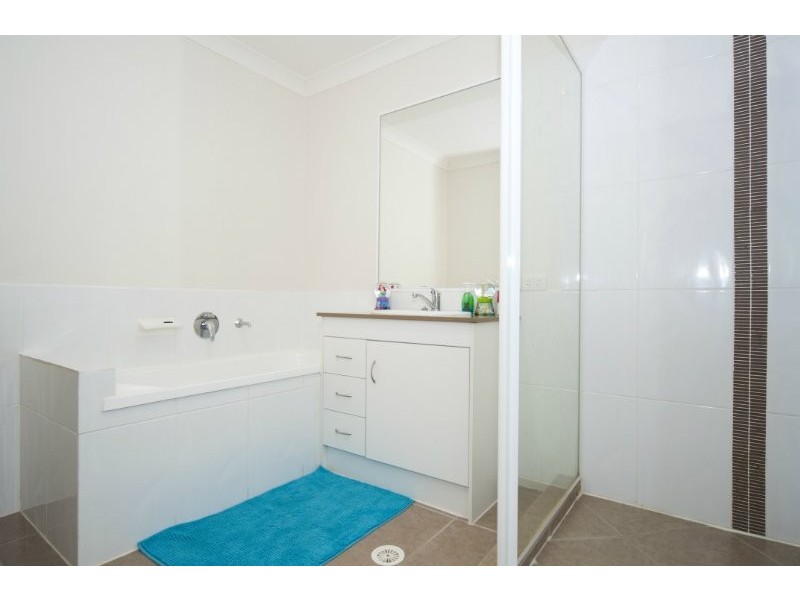 2/10 Jasmine Circuit, Ormeau QLD 4208