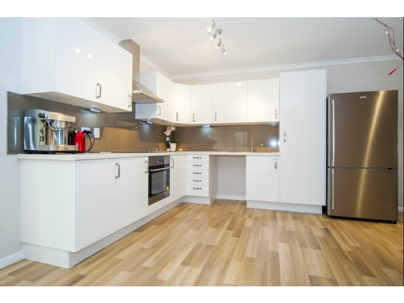 1/12 Theatre Street, Oxenford QLD 4210