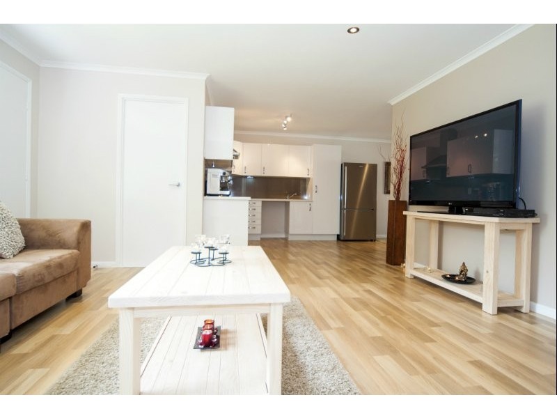 1/12 Theatre Street, Oxenford QLD 4210