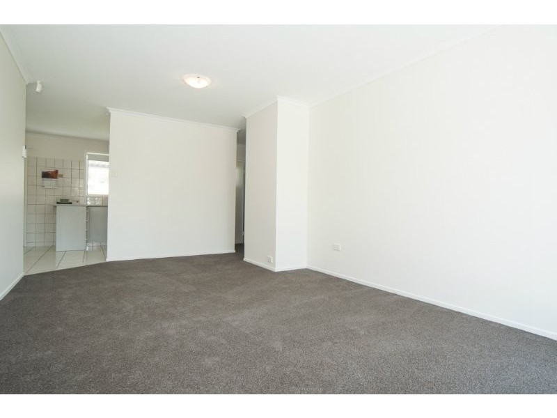 2/16 River Oak Drive, Helensvale QLD 4212