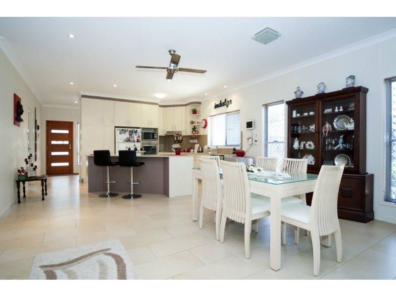 1/13 Shannon Brook Grove, Oxenford QLD 4210