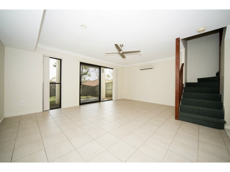 504/2 Gentian Drive, Arundel QLD 4214