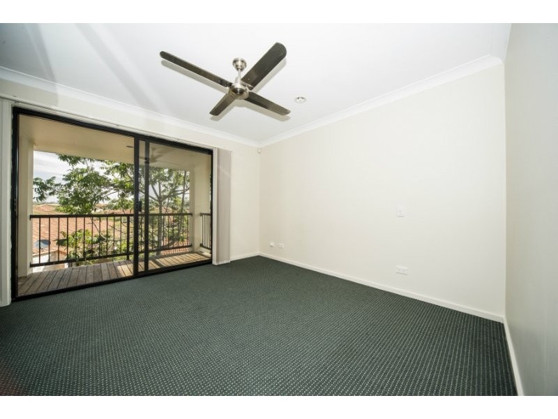 504/2 Gentian Drive, Arundel QLD 4214