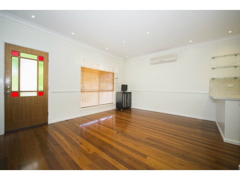 8 Iragana Street, Hope Island QLD 4212