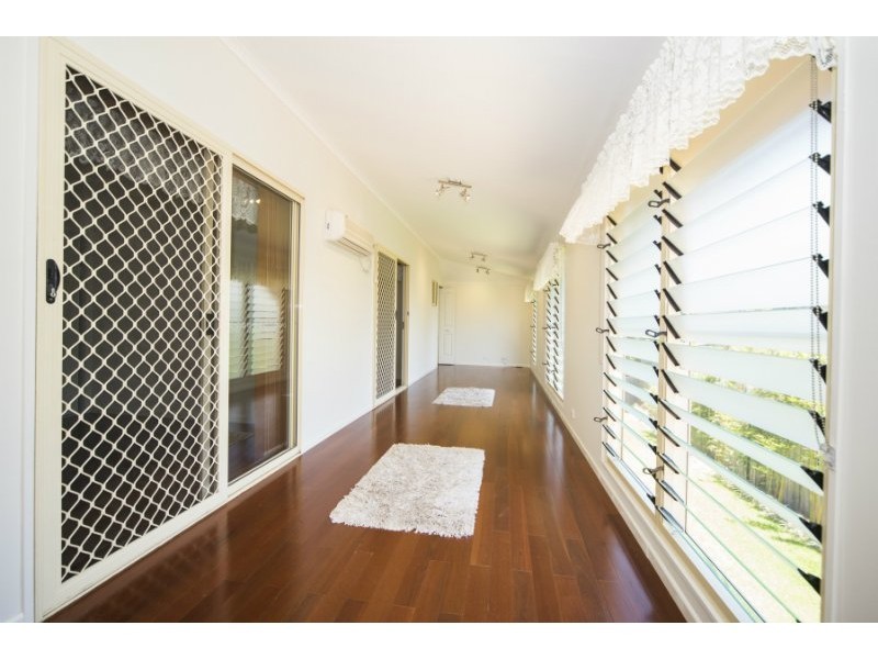 8 Iragana Street, Hope Island QLD 4212