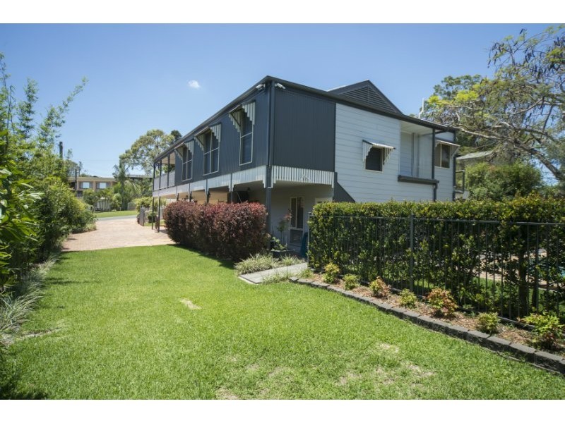 8 Iragana Street, Hope Island QLD 4212