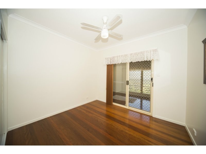 8 Iragana Street, Hope Island QLD 4212