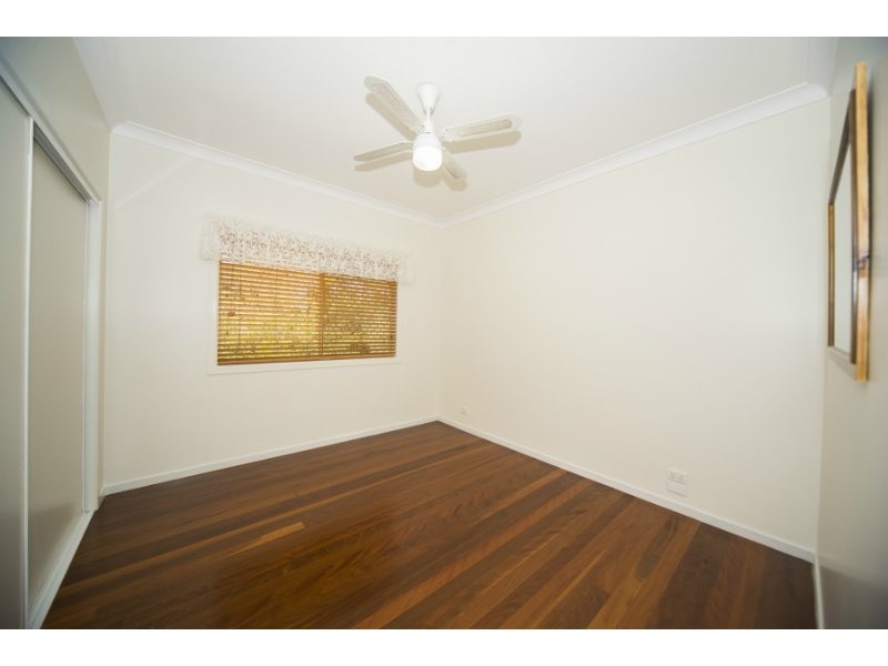 8 Iragana Street, Hope Island QLD 4212