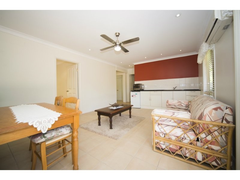 8 Iragana Street, Hope Island QLD 4212