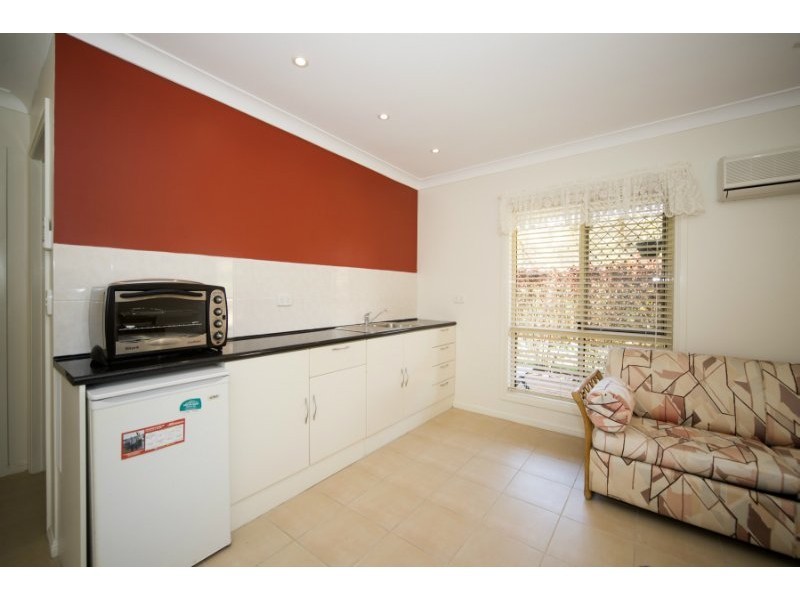 8 Iragana Street, Hope Island QLD 4212