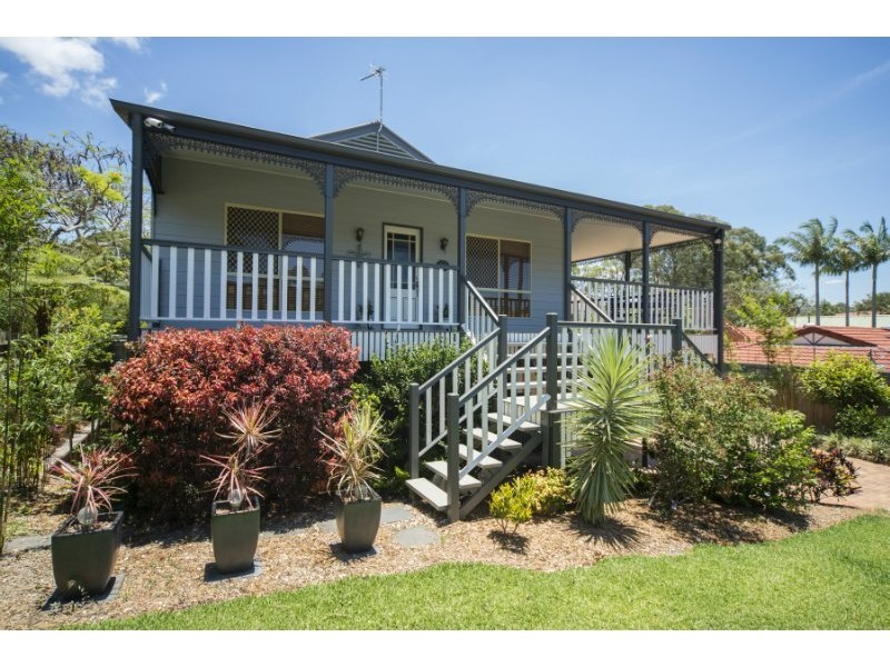 8 Iragana Street, Hope Island QLD 4212