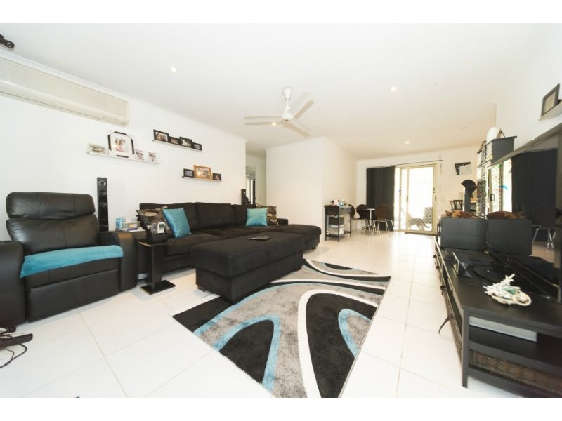 2/5 Academy Street, Oxenford QLD 4210