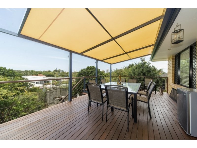 12 Edward Street, Labrador QLD 4215