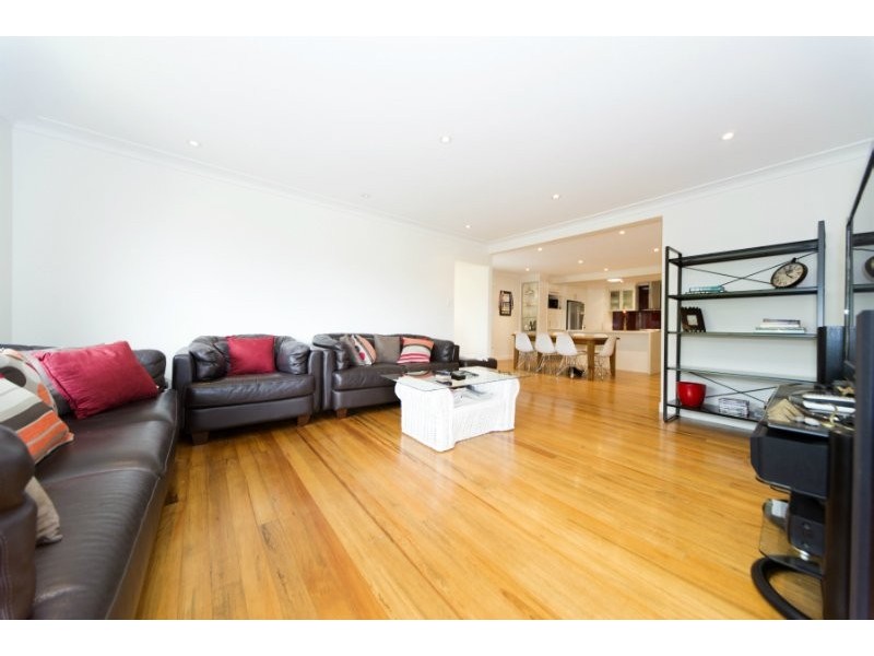 12 Edward Street, Labrador QLD 4215