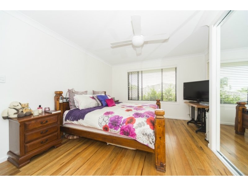 12 Edward Street, Labrador QLD 4215