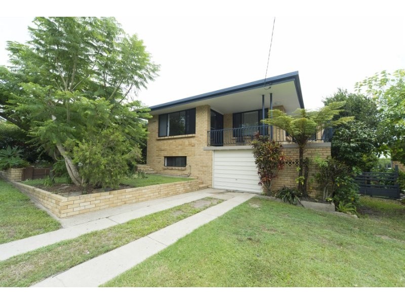 12 Edward Street, Labrador QLD 4215