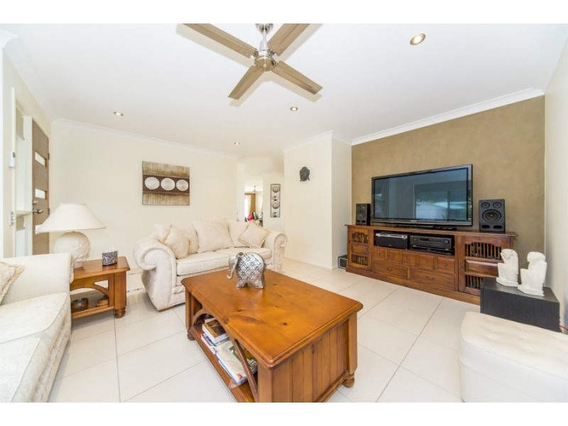 24 Urangan Court, Helensvale QLD 4212